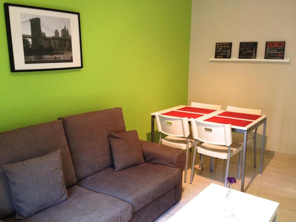 Apartamentos Canasteros Малага Номер фото
